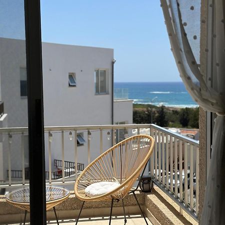 Sea View Apartment Near The Beach Paphos Exterior foto