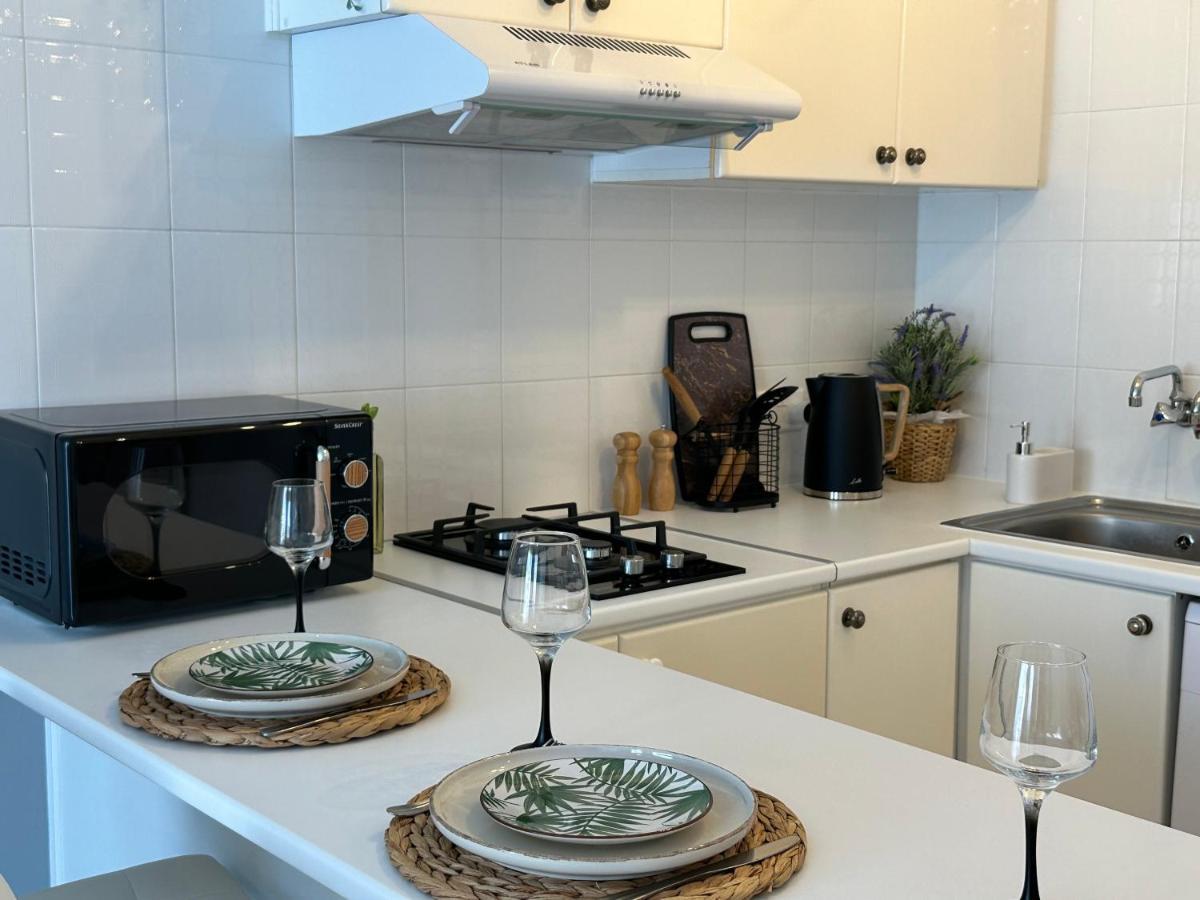 Sea View Apartment Near The Beach Paphos Exterior foto